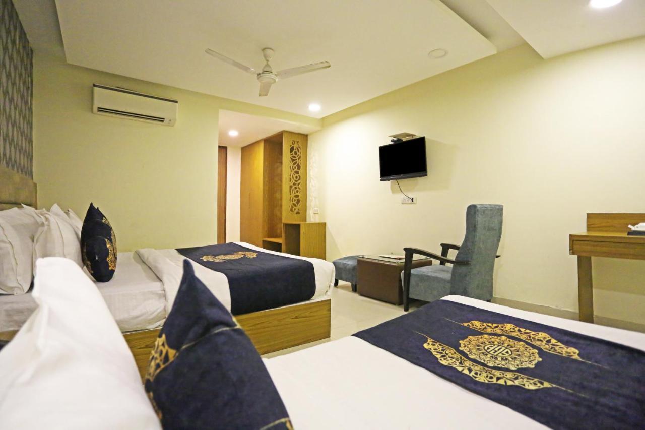 Hotel Ronit Royal Delhi Airport By D'Capitol Νέο Δελχί Εξωτερικό φωτογραφία